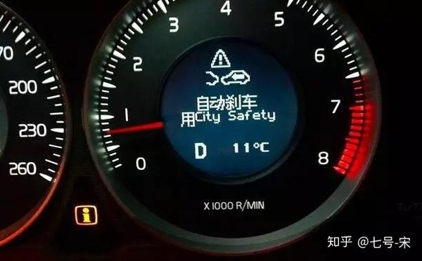 为什么汽车不能设计成快撞车就自动刹车?