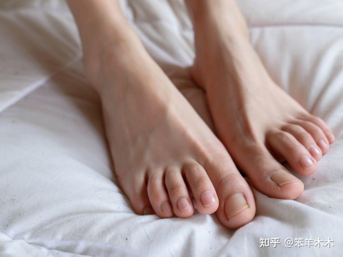 什么样的脚底脚型看上去比较好看