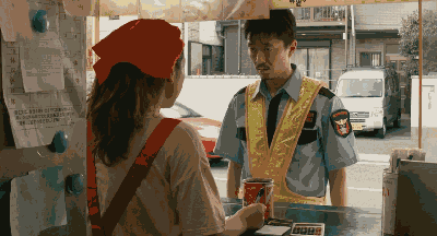 但佑二一认出一子 掉头就跑.