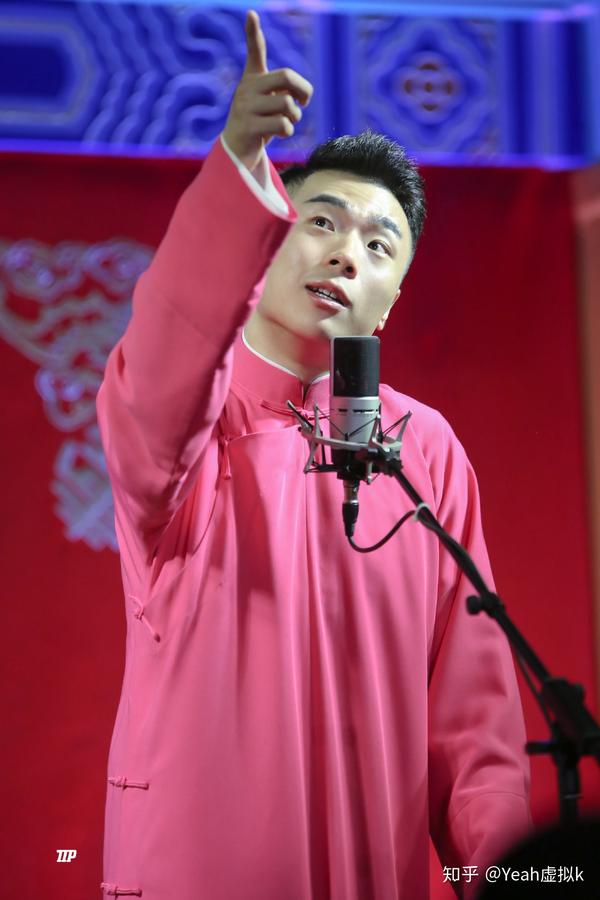 德云社看过吧,有人喜欢张九南吗(所有大褂颜色合集)