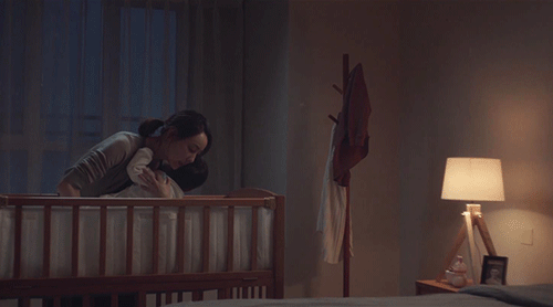 需要上班赚钱养家的确也很辛苦,但是相对于一天24小时午休的妈妈来说