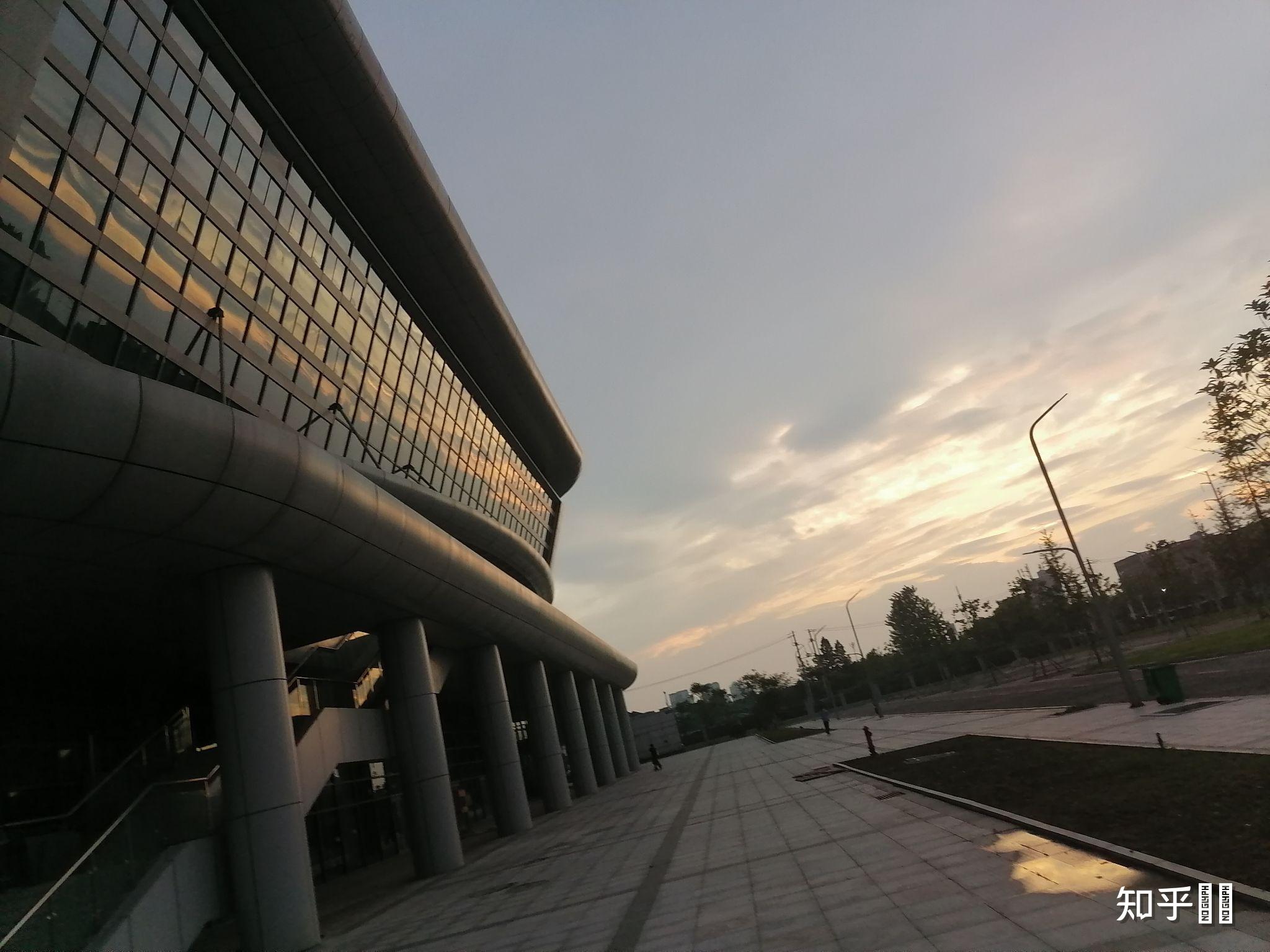 荆州职业技术学院坑吗