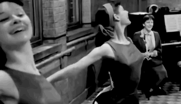 1948年,奥黛丽·赫本进入英国伦敦的玛莉·蓝伯特( marie rambert'