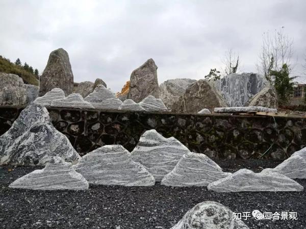 半山半水,虚实相生.中国园林景观山石的独特魅力就在于此 一水半青山