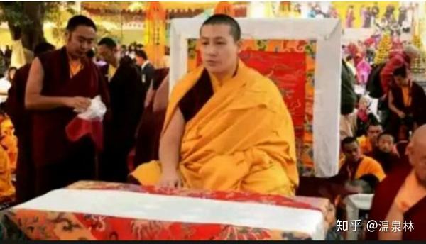 西藏第十七世大宝法王噶玛巴还俗,并已在印度娶了36岁