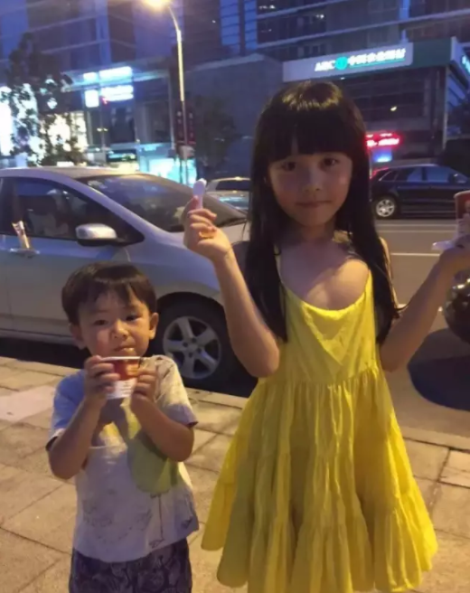 就取自3个孩子的名字:女儿林臻亚,大儿子林柽一,小儿子林青潼