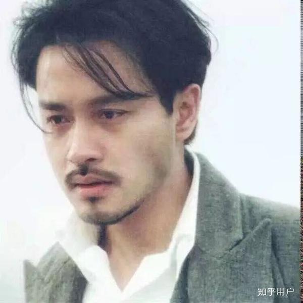 有没有哪些故意耍帅也真的很帅,完全不油腻的明星?