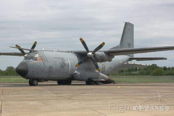 c-160运输机