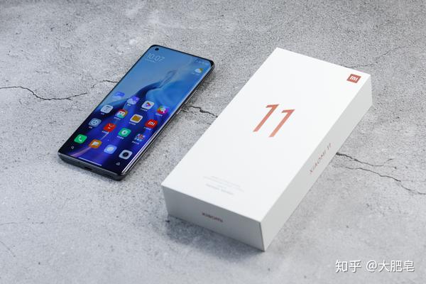 包装盒中只有手机你敢信小米11黑色版开箱