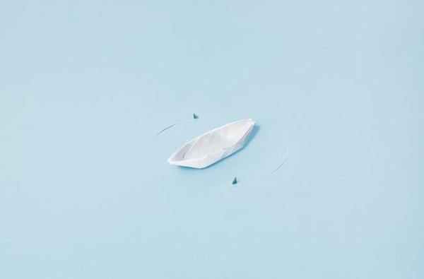 接下来,给大家分享一位摄影师的作品,他精通最简单的故事讲述艺术