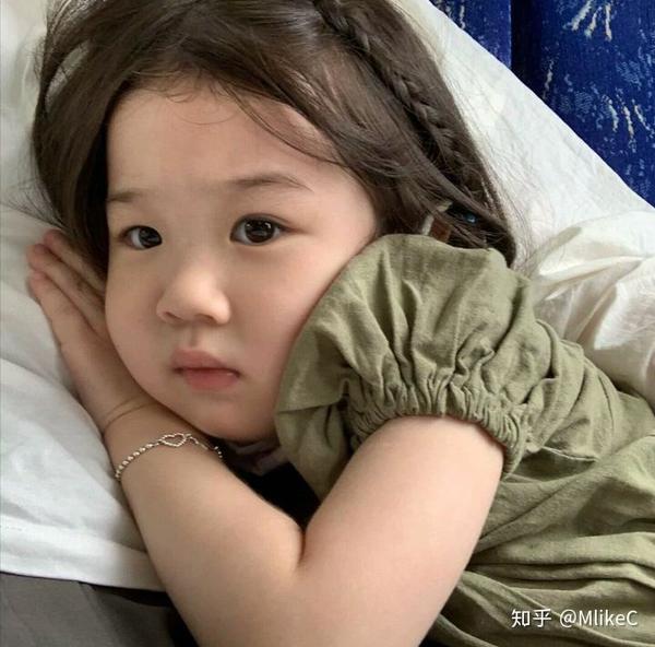 好像知道这个小女孩叫什么名字啊,韩国的一个小女孩,想要她的表情包