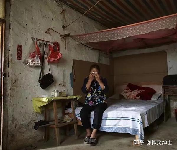 "爱国青年"蔡洋用u型锁砸丰田车,车主李建利因保护自己的车与蔡洋起