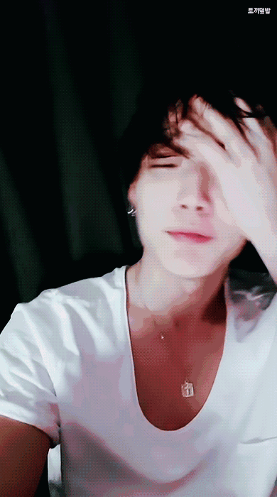 你是怎么喜欢上金知元bobby的?