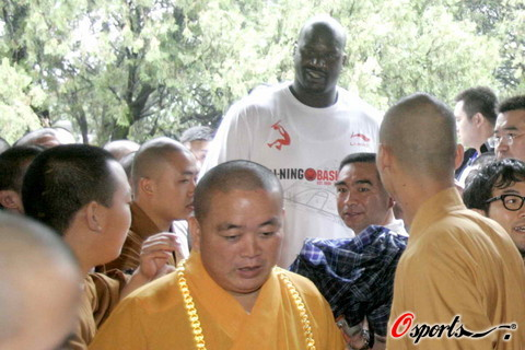 巅峰时期奥尼尔与巅峰时期科比你会选哪一位?