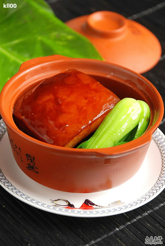 有媒体曝葛天去刘翔家做客刘母做红烧肉只做了五块葛天想吃第二块时引