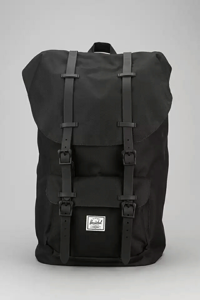 求推荐个mac背包,男生用,13寸的,价格800以下的?