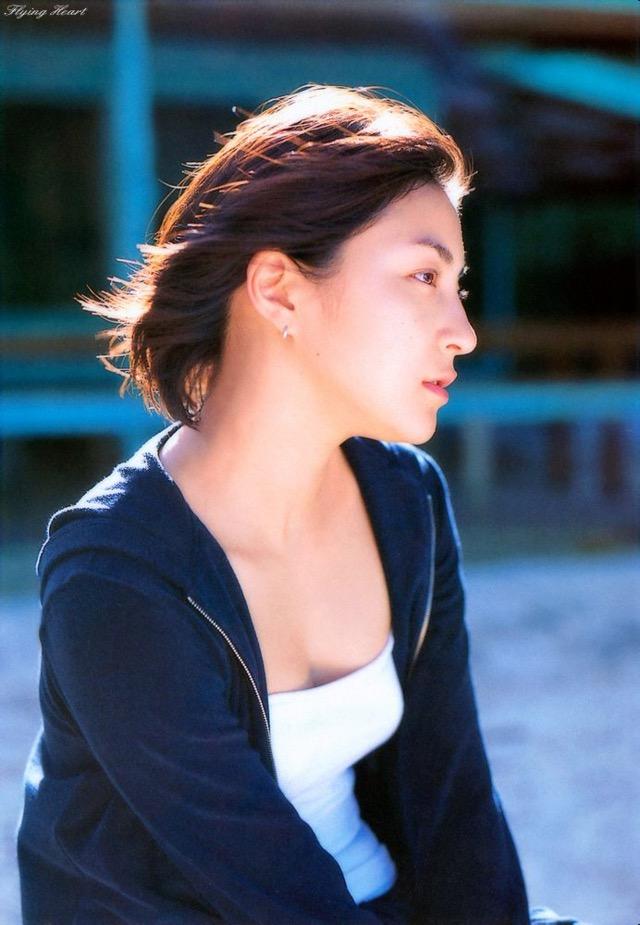 广末凉子有哪些好看的图片? - 知乎