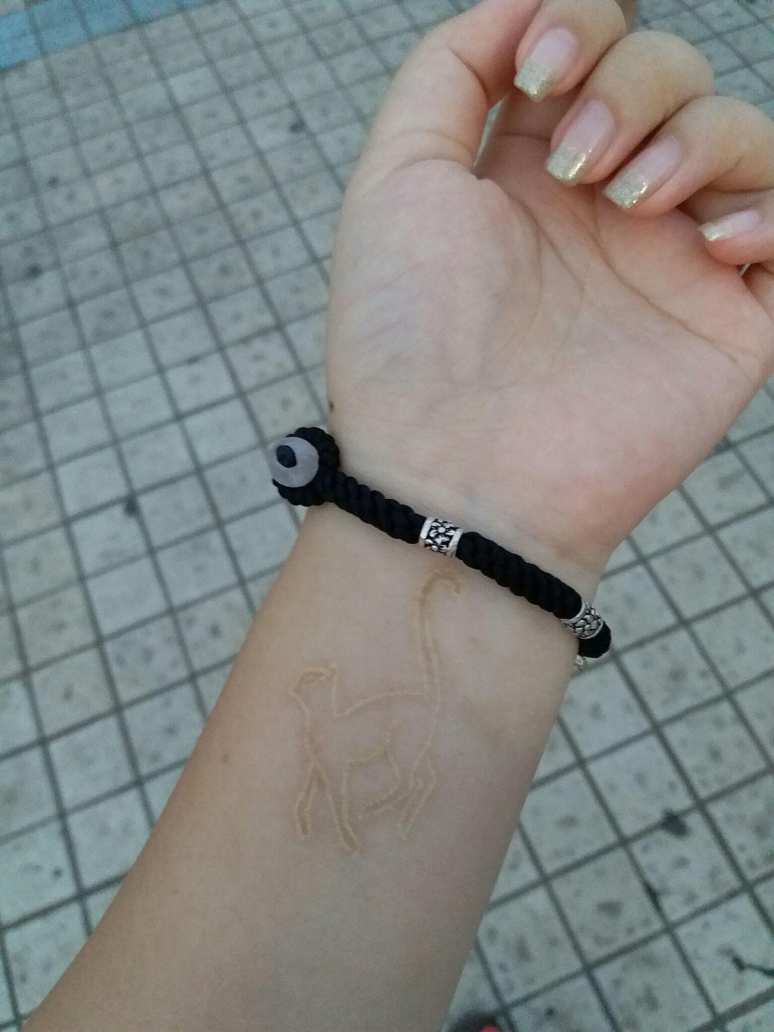 想纹个白色的纹身 有纹过白色的纹身的吗 有什么缺点吗?