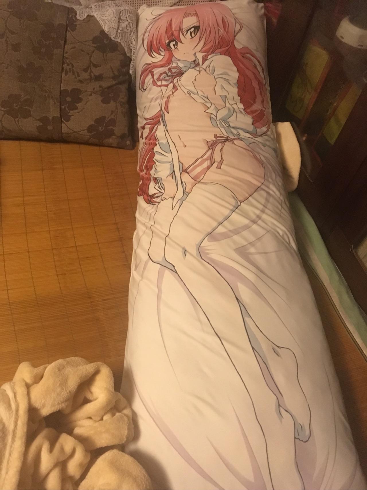 爱上一位二次元的人是什么体验? - 酸光线的回