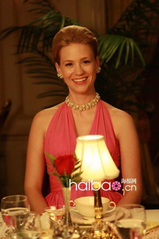 如何评价《广告狂人》中贝蒂(betty)的服装,她的服装体现了60年代哪些