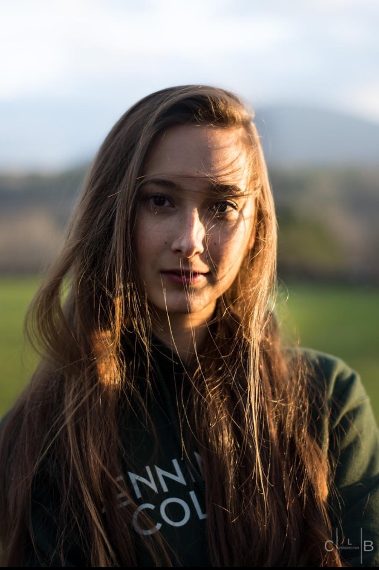 为何王燕妮的资料少之又少? - 知乎