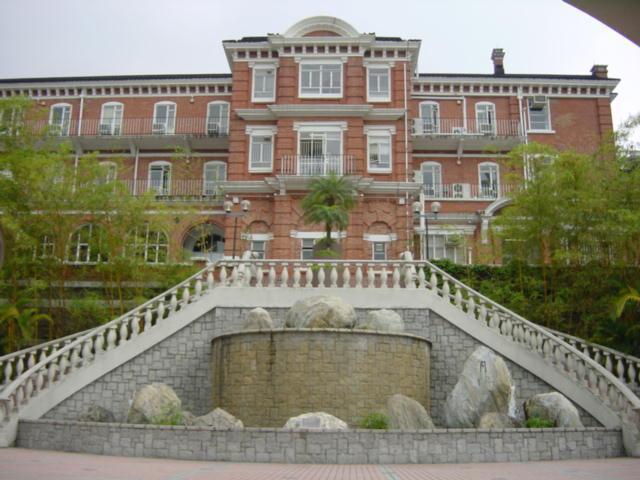 香港曾是英国的殖民地,回归之后,有哪些有名的