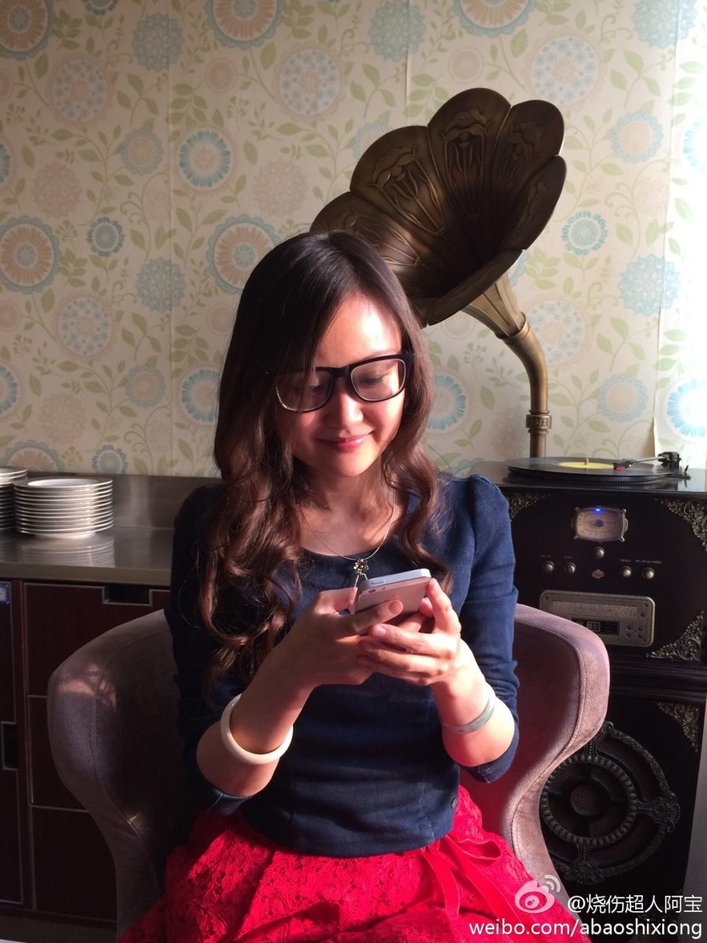 当年在天涯的id是"大脸撑在小胸上"(可见师太是一个热衷于自黑的人