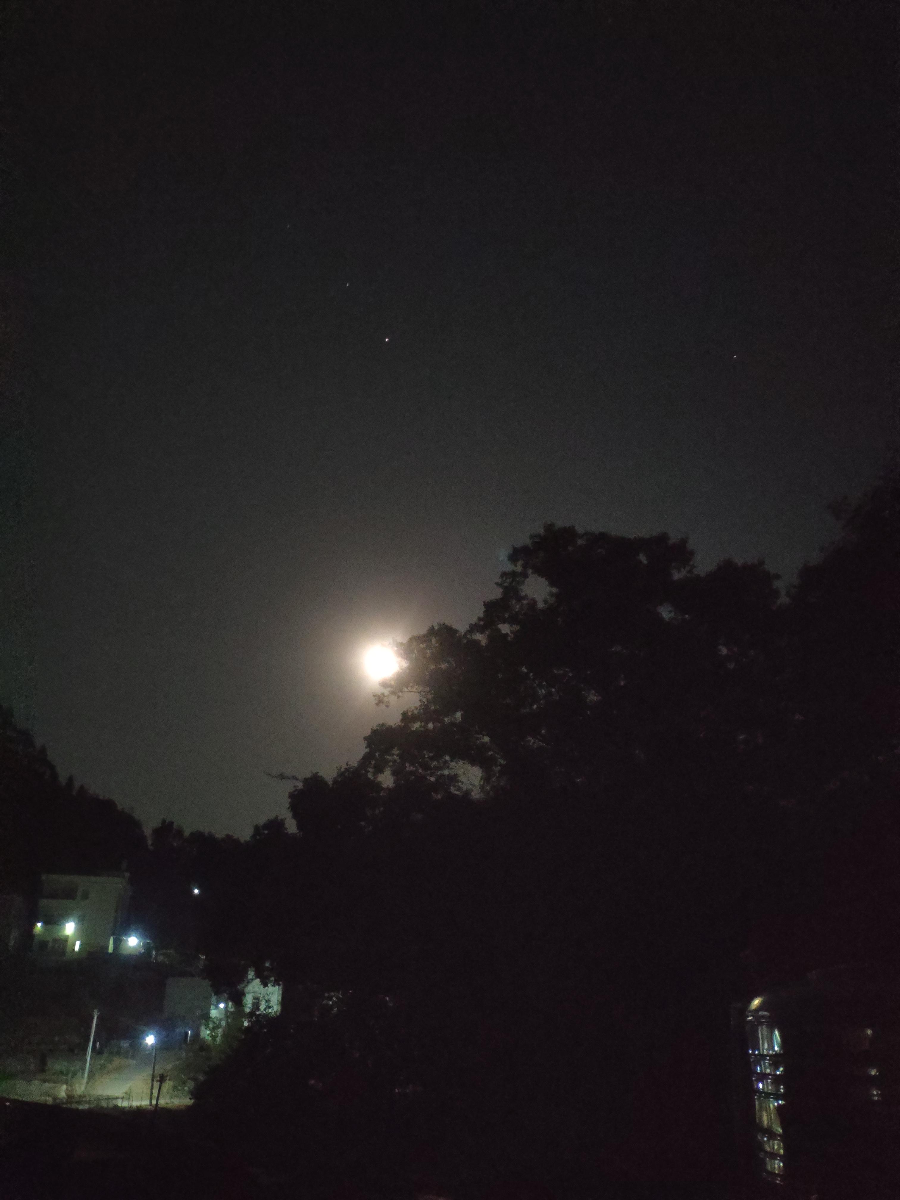 点镇江北固湾黑黑的照片最近状态不好图片月光下水洼真实照片一个人的
