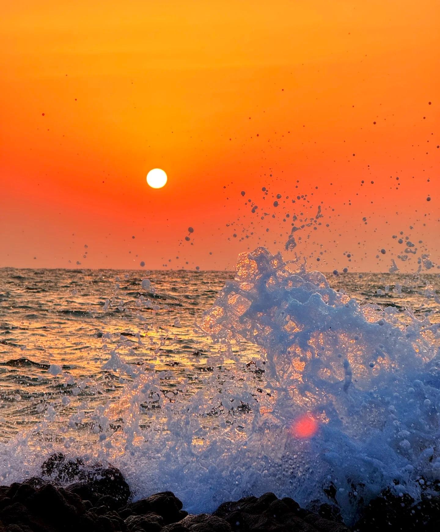 海边的日落是说不出口的爱意想你的时候黄昏也温柔夕阳洒金大海波光