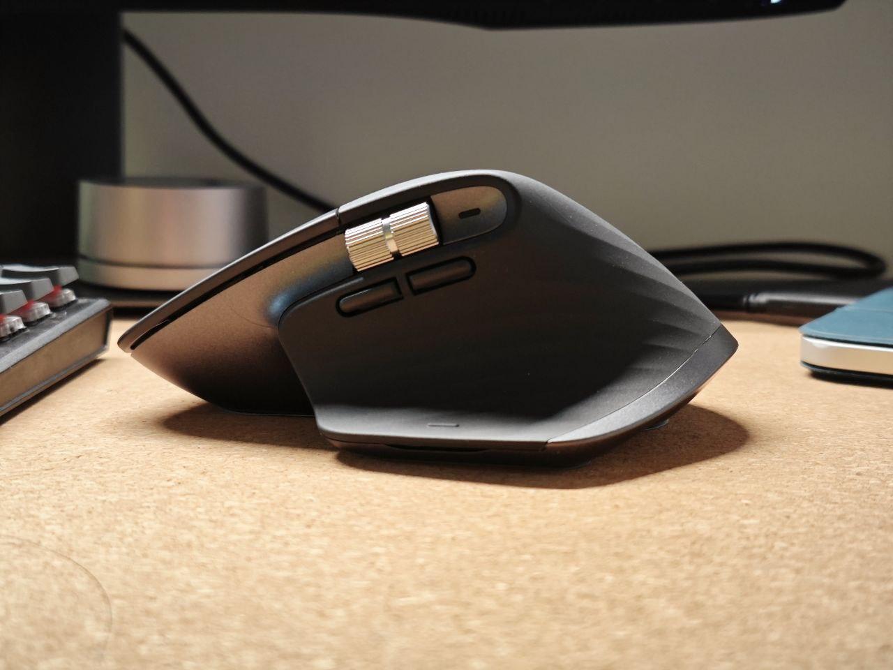 罗技mxmaster3s开箱双十一最后一单下给了罗技的旗舰鼠标mxmaster3s