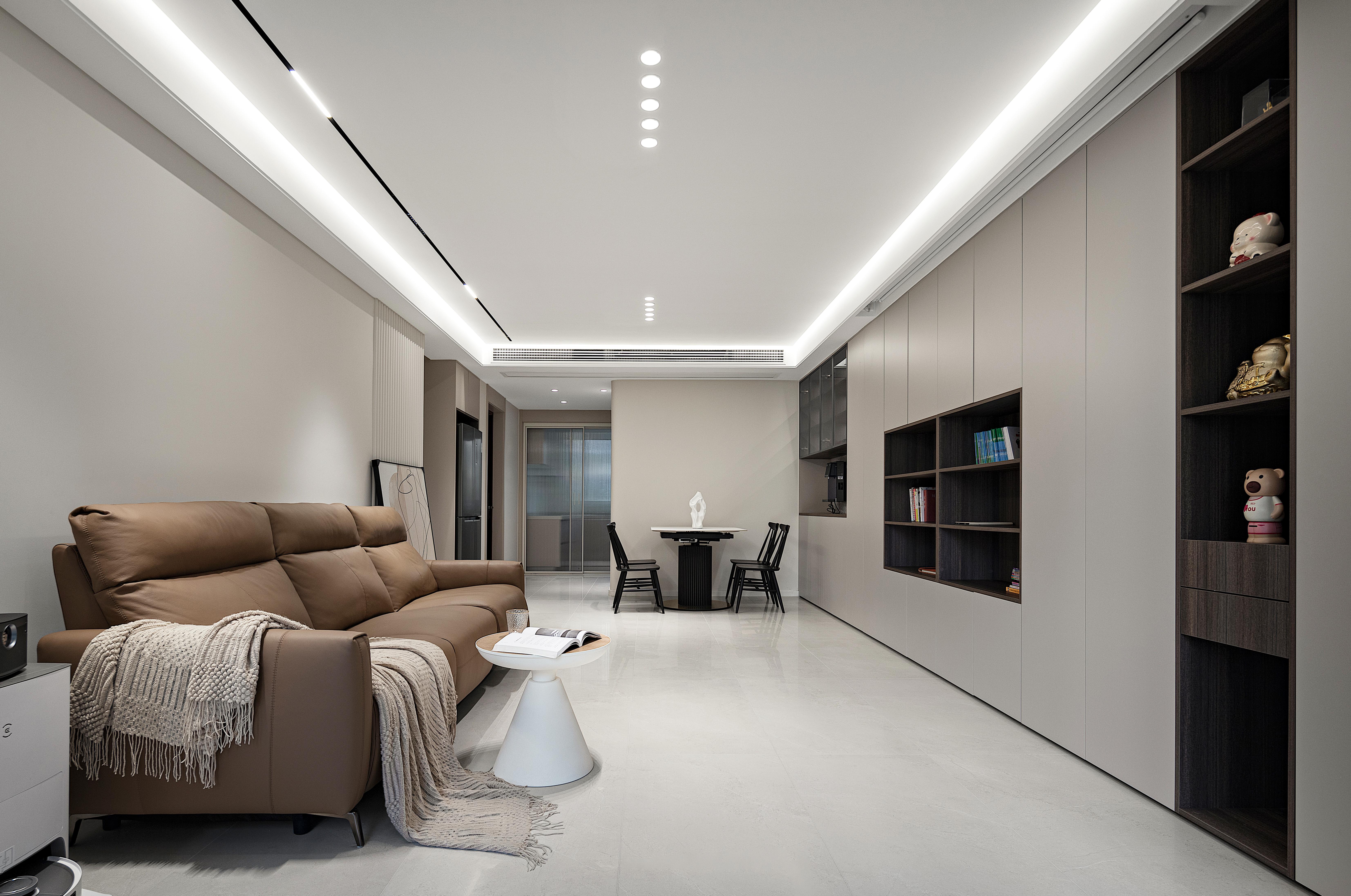 艺墅美宅设计 的想法: 推荐一款氛围感客厅,无主灯 投影仪,比一般设计