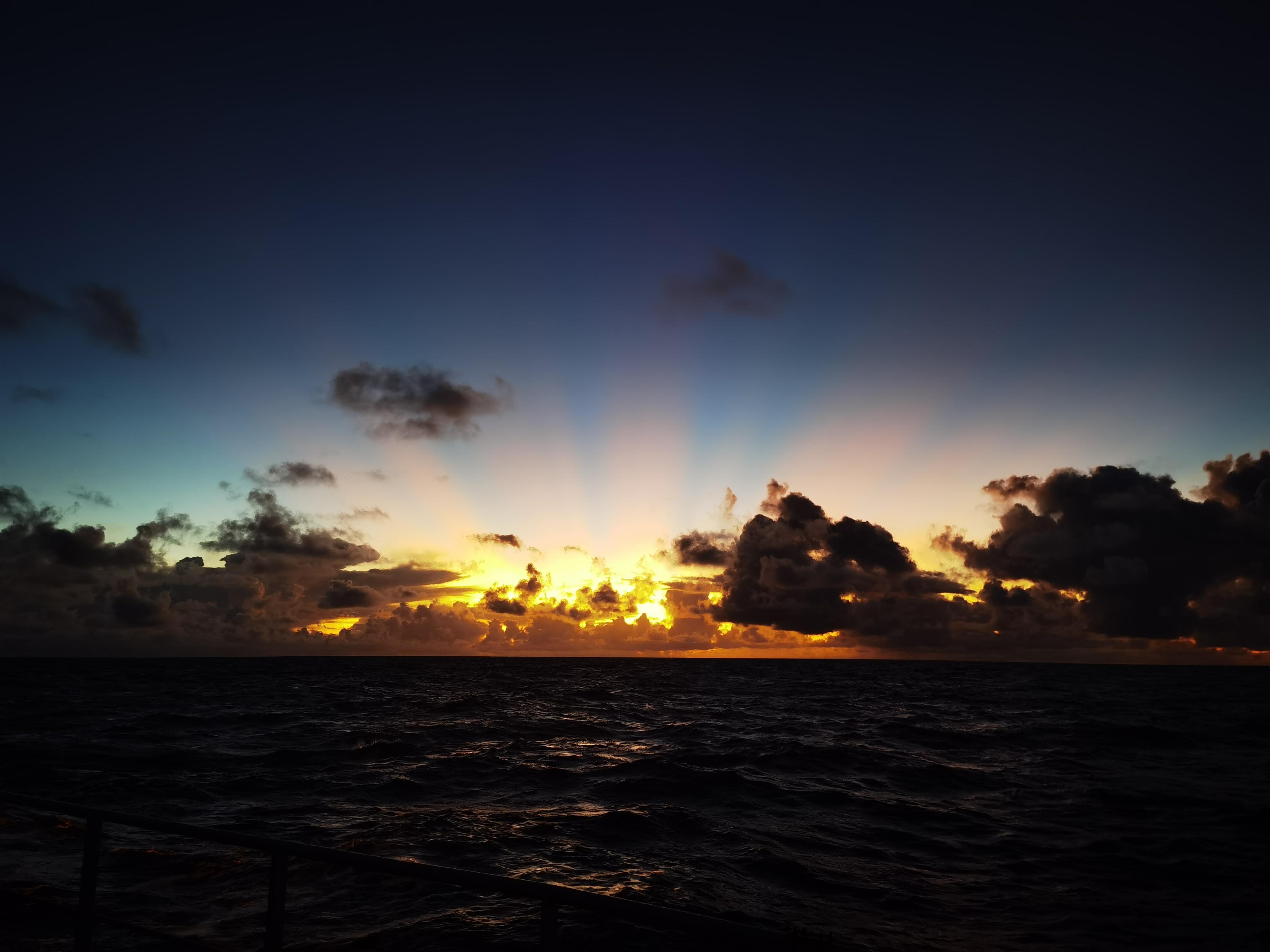 learner 的想法: 海上夕阳,如诗如画