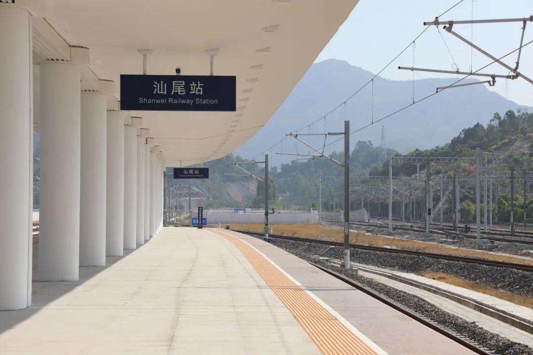 笑熬浆糊 的想法: 这条沿海高铁启动试运行!