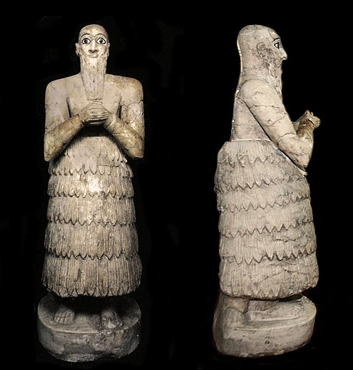 最早的文明——苏美尔文明时期,女性和男性都穿着称为kaunakes的