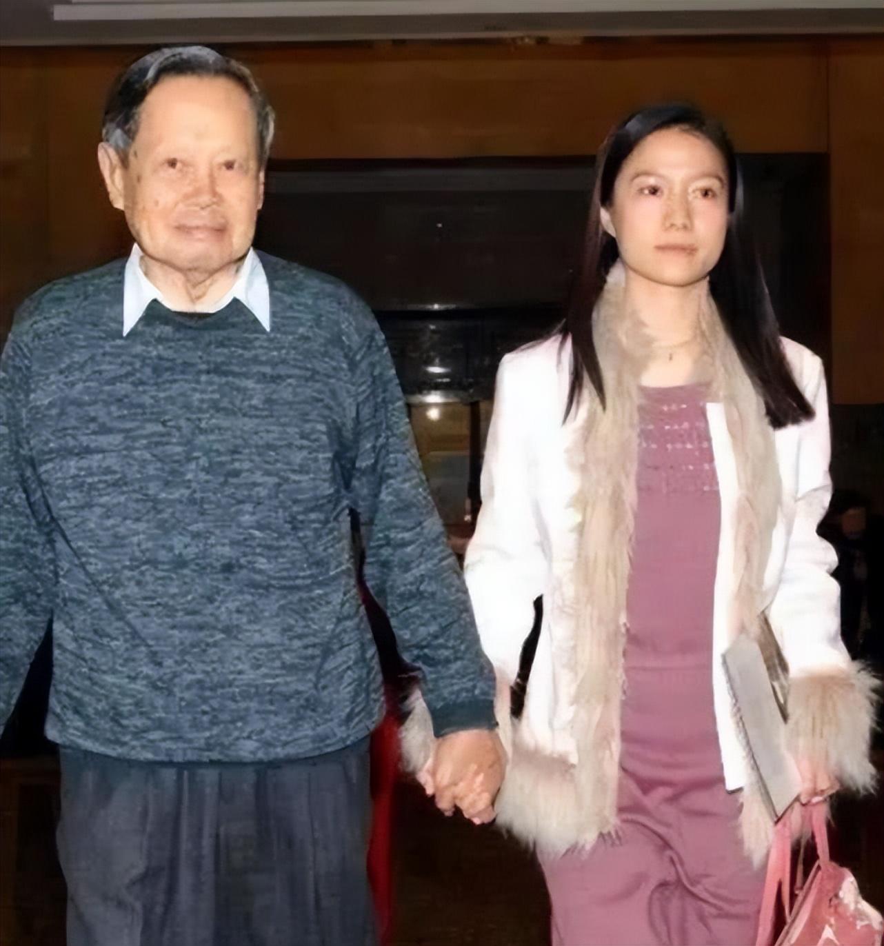 易轩读国学 的想法: 这个不好说 | 扬振宁和翁帆就是个例子 br>  a