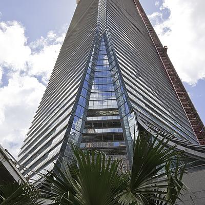 毒角show 的想法: 世界高层建筑---香港环球贸易广场 br>高度:484 m(1