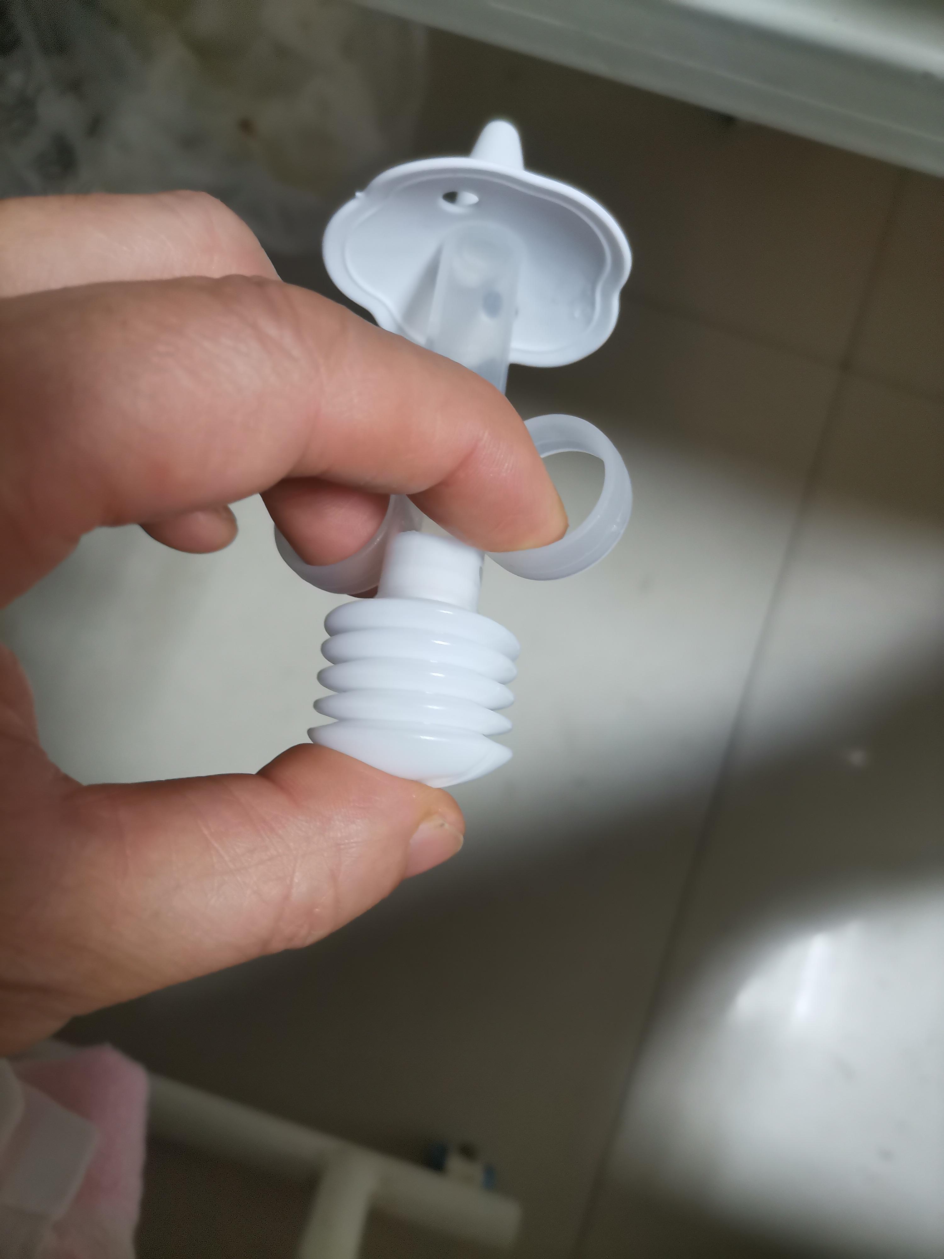 东方先生 的想法: 喂食器 | 这是一个给病人或老人,小孩喂水喂药,喂