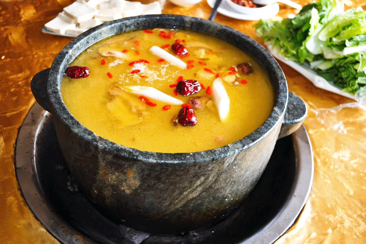 长生 的想法: 鲁朗石锅鸡