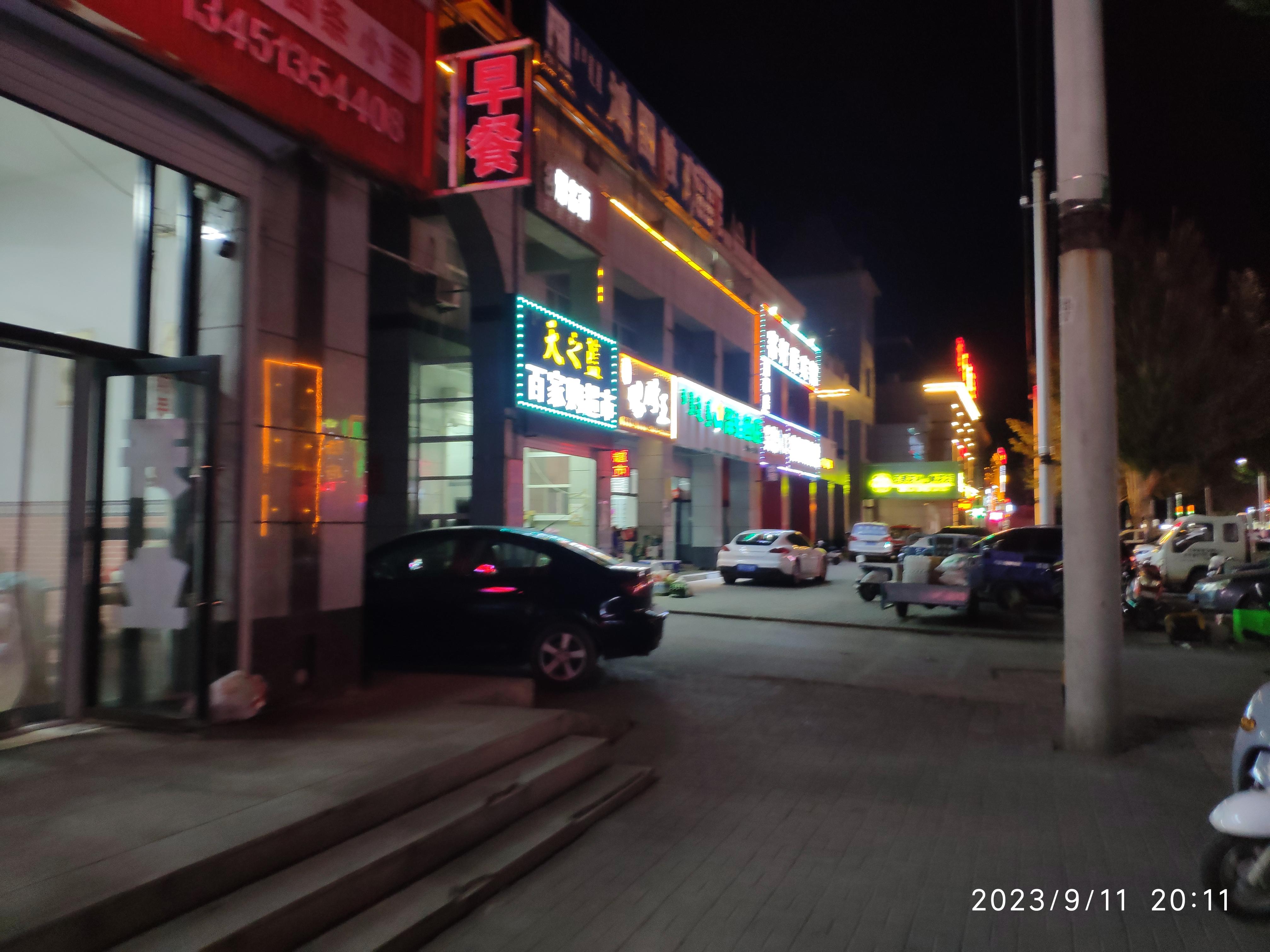 李纯绪 的想法: 街景 | 到奈曼旗小城,内蒙的旗相当于县吧!