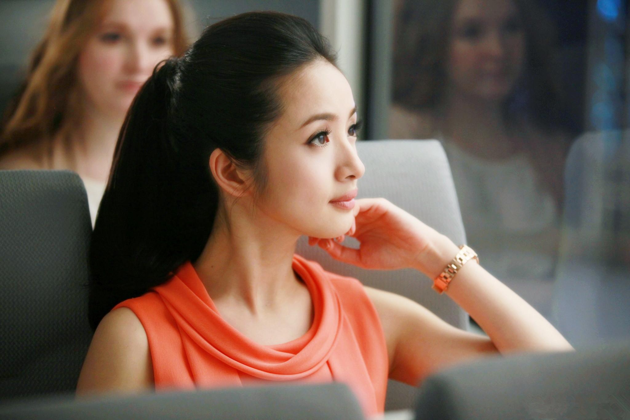 林依晨坚持梦想不畏母愿4月16日林依晨因坚持演艺梦想登上热搜她坦言