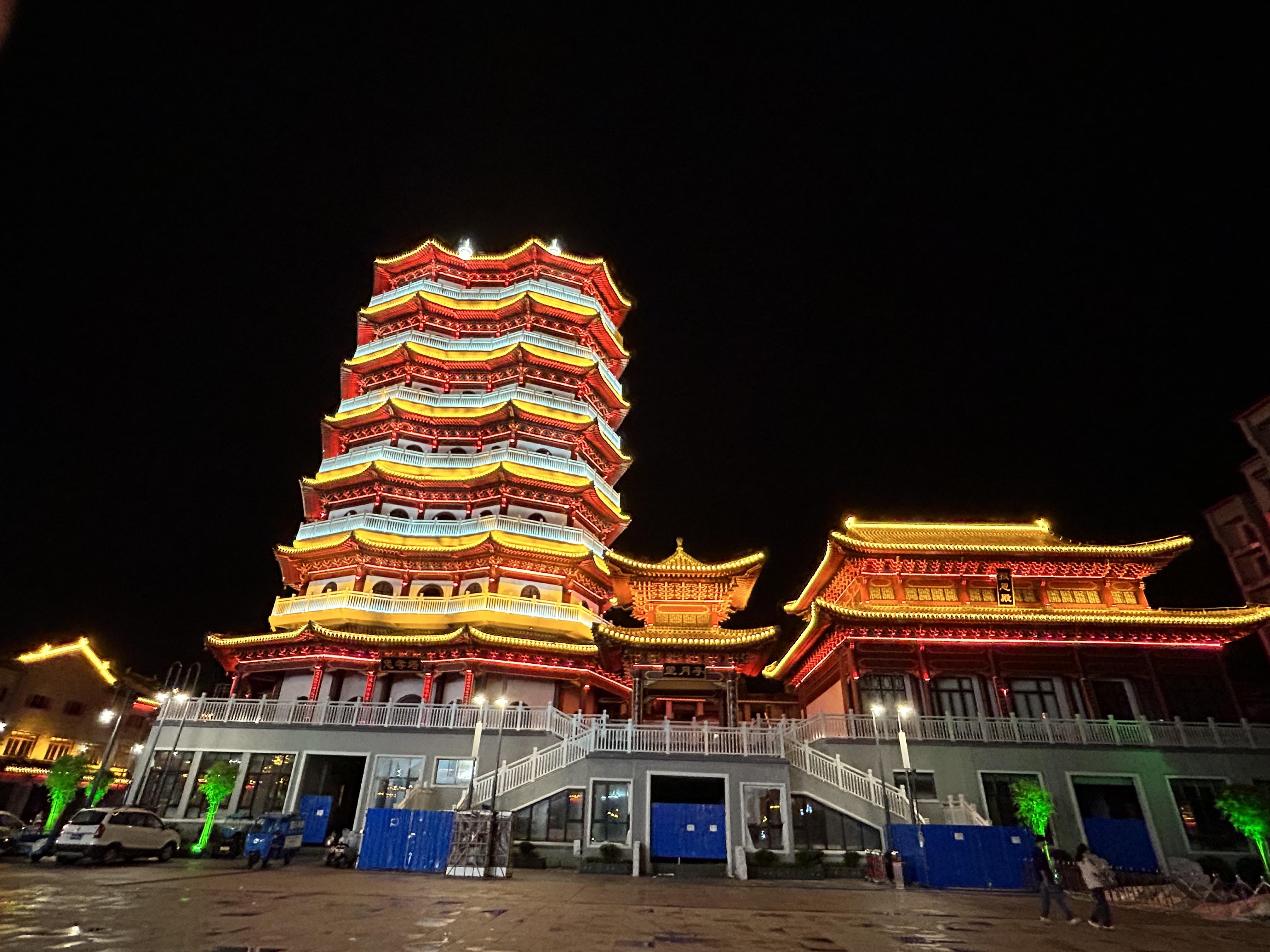 漠漠 的想法: 忠孝塔——内乡新地标 | 傍晚原本和朋友在湍河边散步