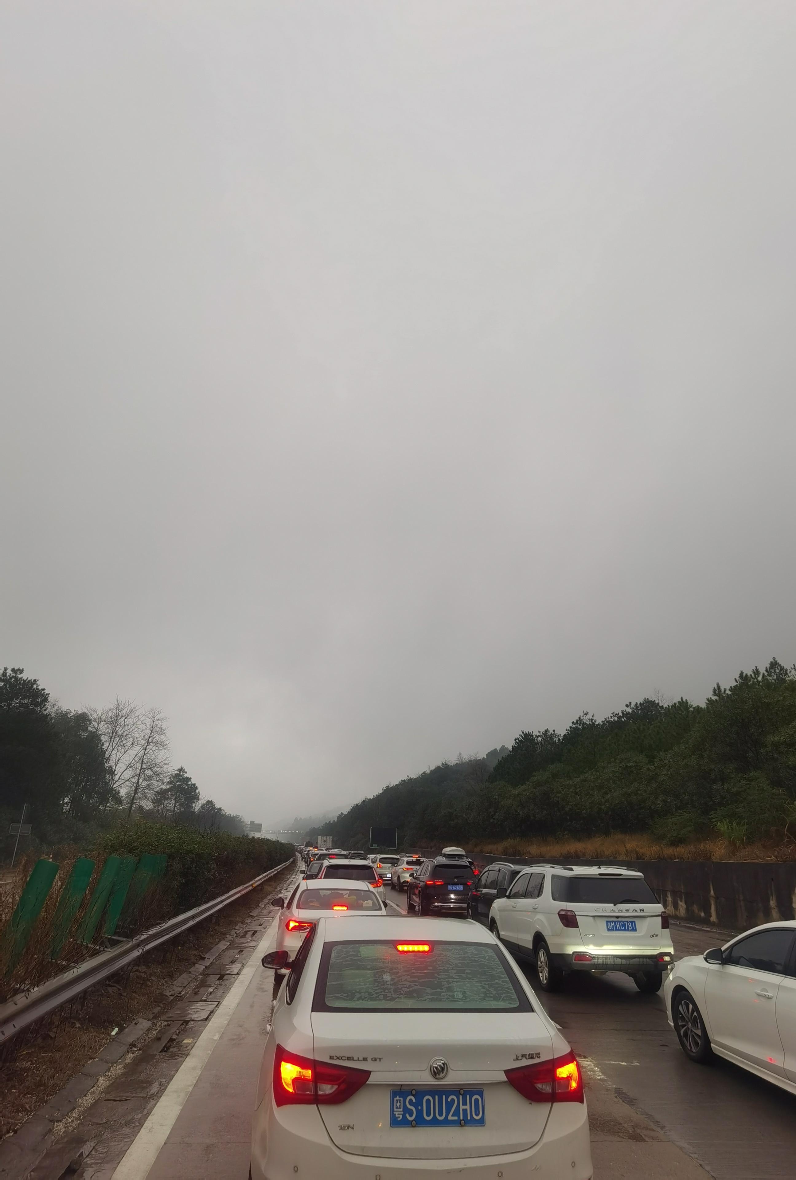 攀事说法 的想法: 高速为什么出现堵车现象?