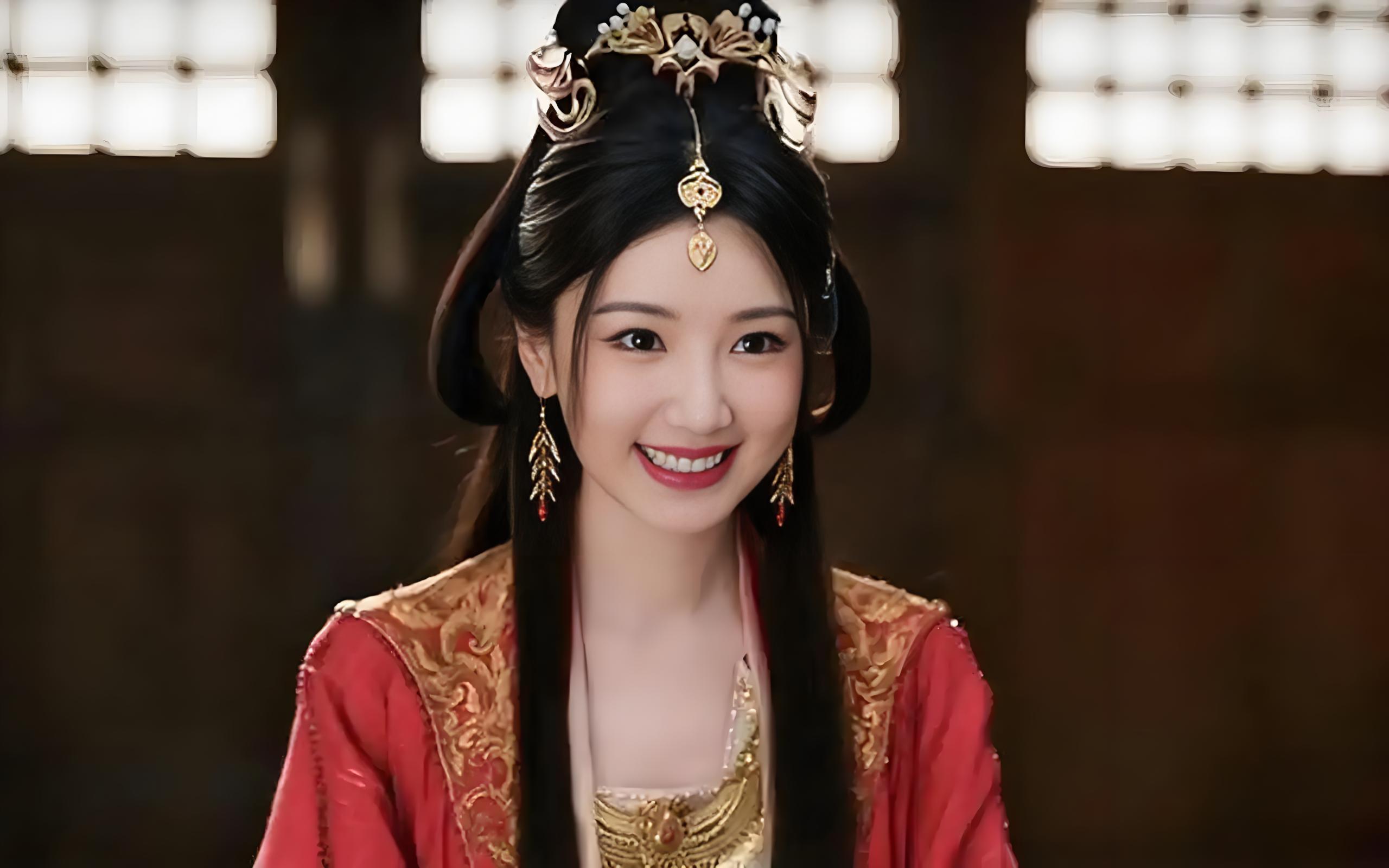 许家印 的想法: 毛晓彤是中国内地女演员,1988年2月16日出生于天津