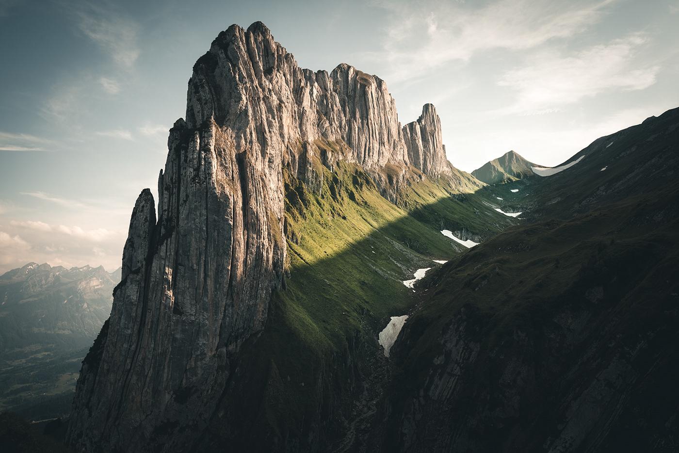 挺拔巍峨高山图片图片