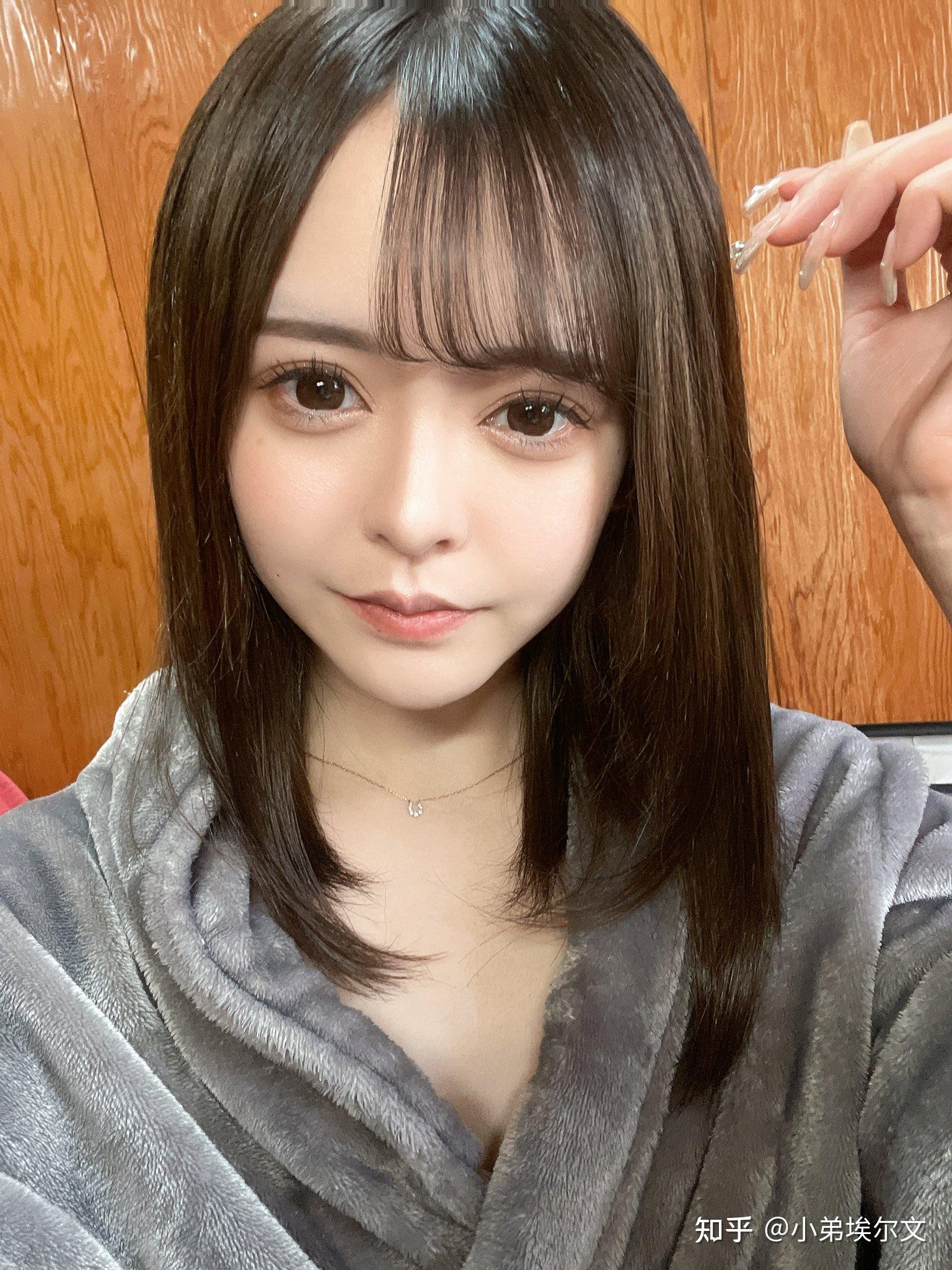 小弟埃尔文 的想法: 不努力,就等着被淘汰!阔别业界1年回归的巴掌脸美少女神木兰又出状况,跟AT社合作谈了两场商演后很快就… - 知乎