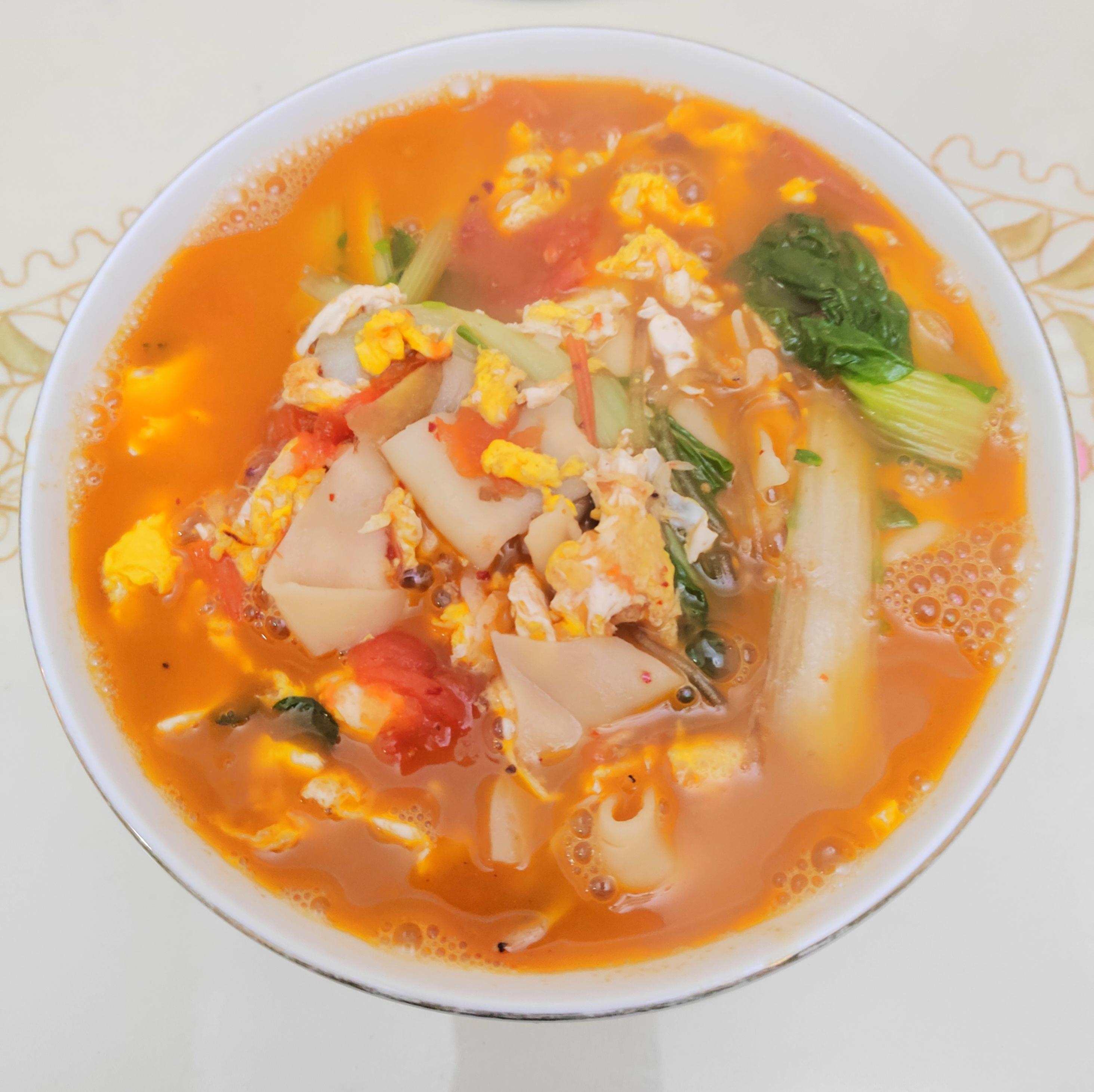 网上买的河南老家烩面到了,煮了一包加个鸡蛋