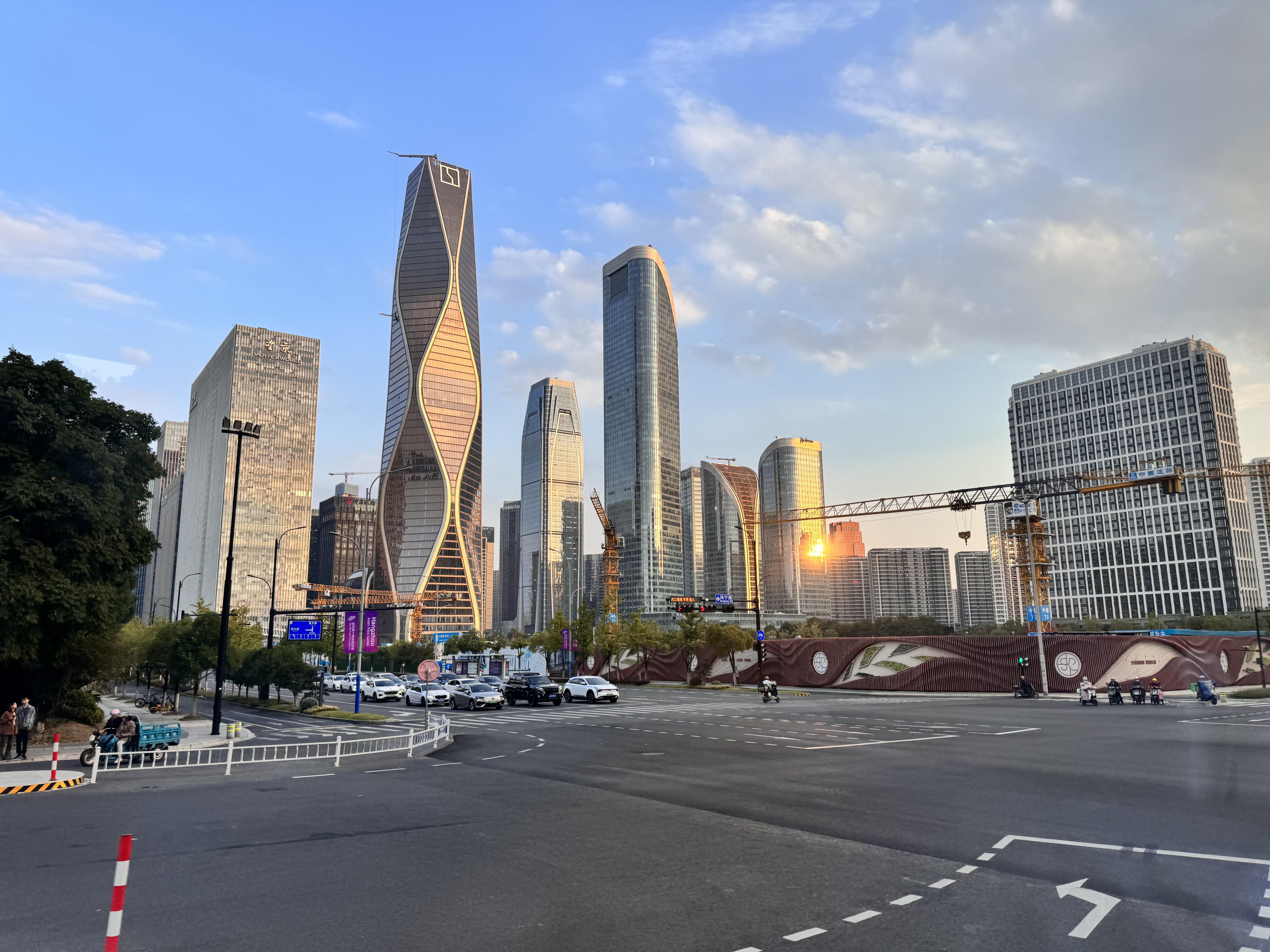 随心探险 的想法: 秋日下的杭州街景 |  a href="https://www.zhihu.