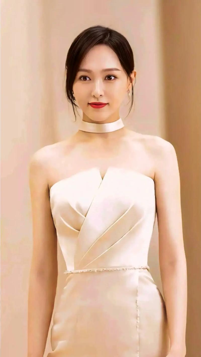 唐嫣唐嫣是中国内地女演员1983年12月6日出生于上海市黄浦区