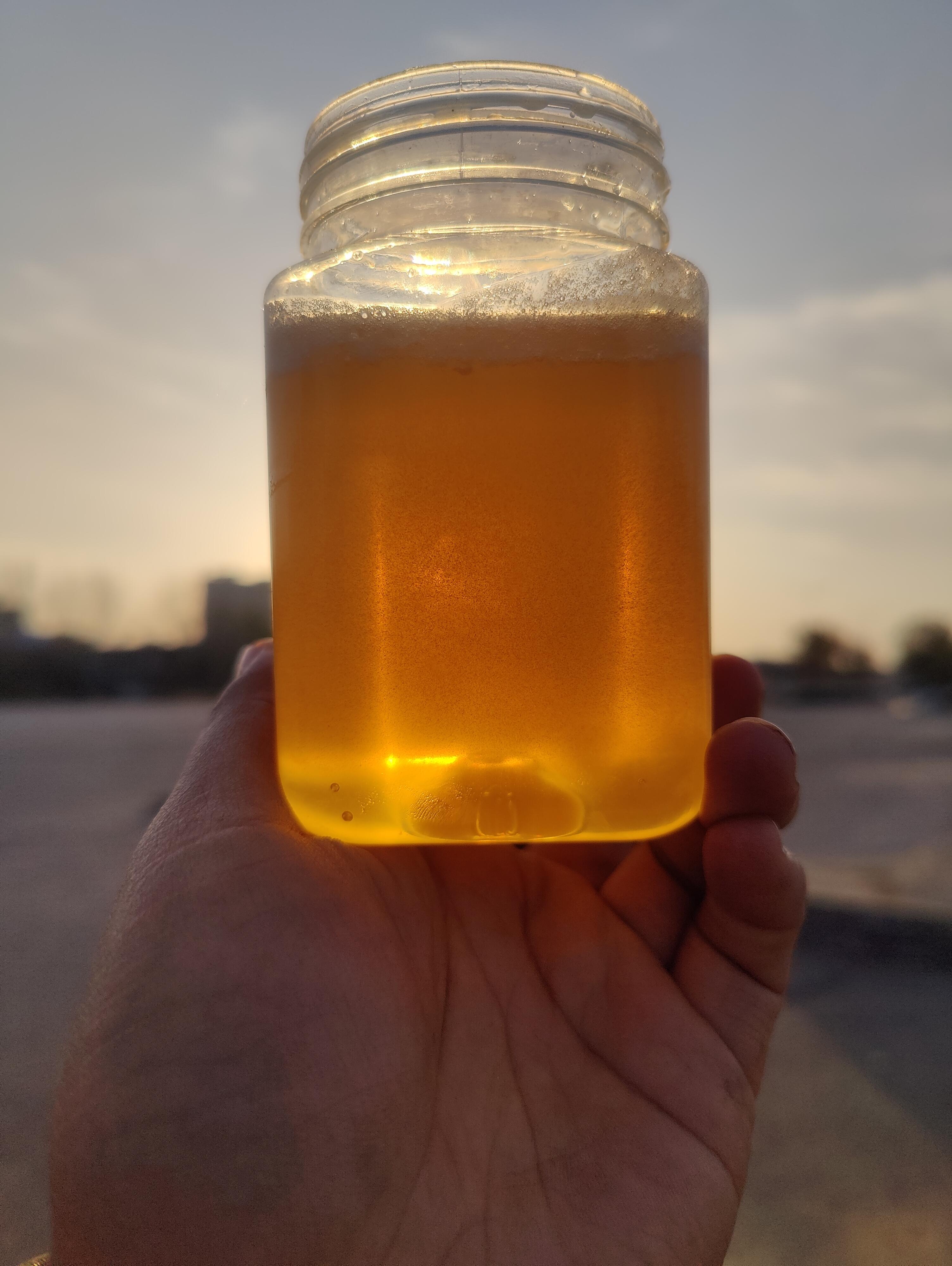 蜂蜜放冰箱过期一年能吃吗(蜂蜜放冰箱过期一年能吃吗会坏吗)