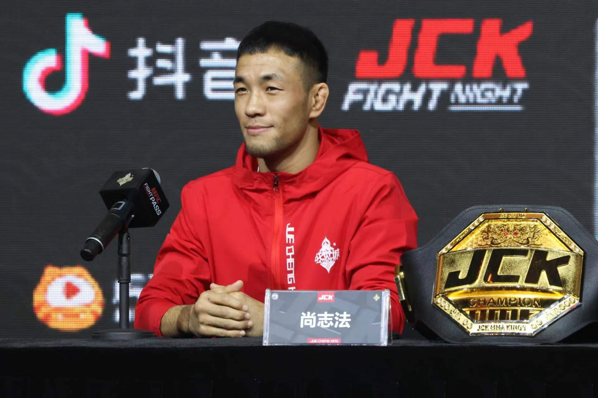 冠军之所以能够成为冠军不仅仅是因为他们在成功的光环